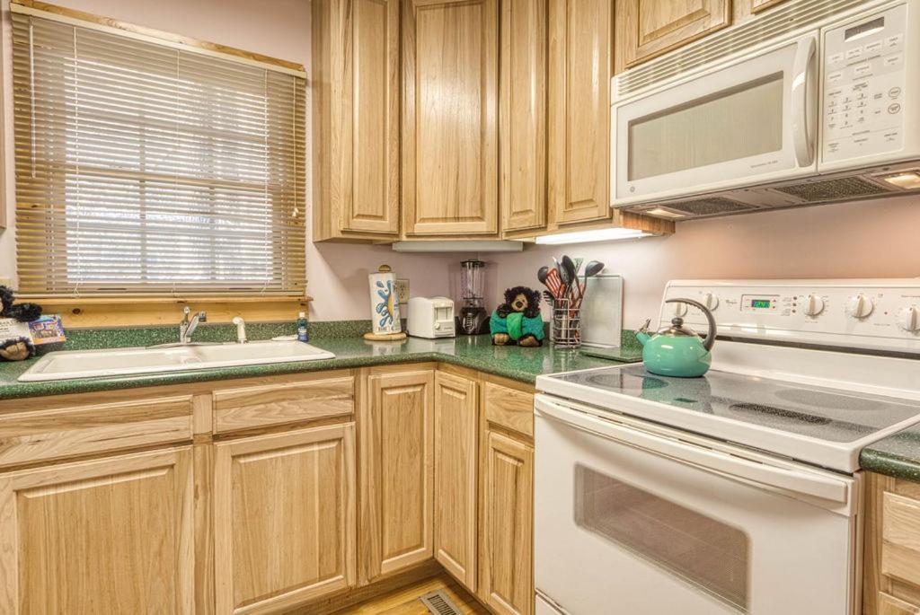 Hemlock Hollow, Pool Access, 1089 Free Tickets Each Paid Day, Dollywood And More Sevierville Chambre photo